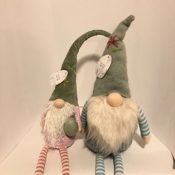 Neutral large sitting Easter Spring gnome pair - Picture 12 of 16
